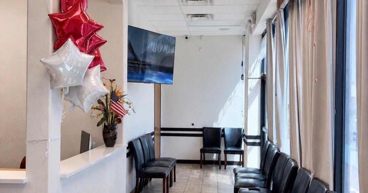 Comfortable waiting area at Star Dental in Denver